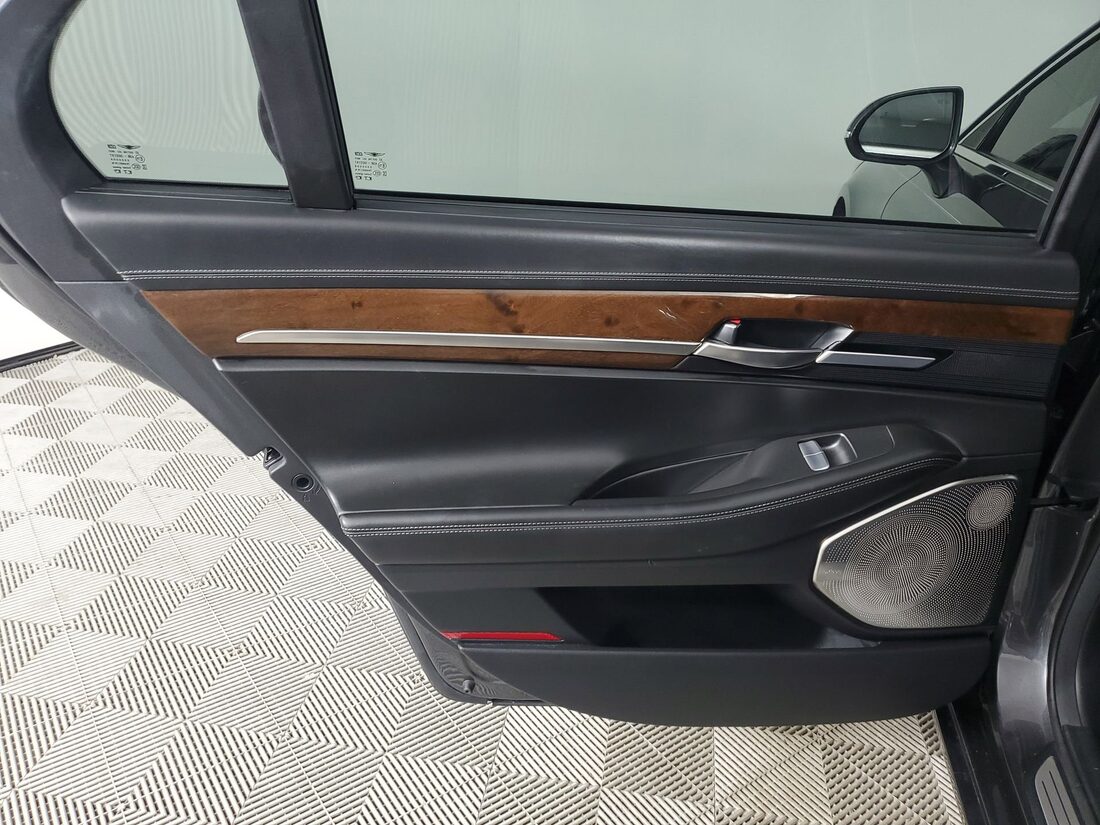 2017 Genesis G90 3.3T Premium