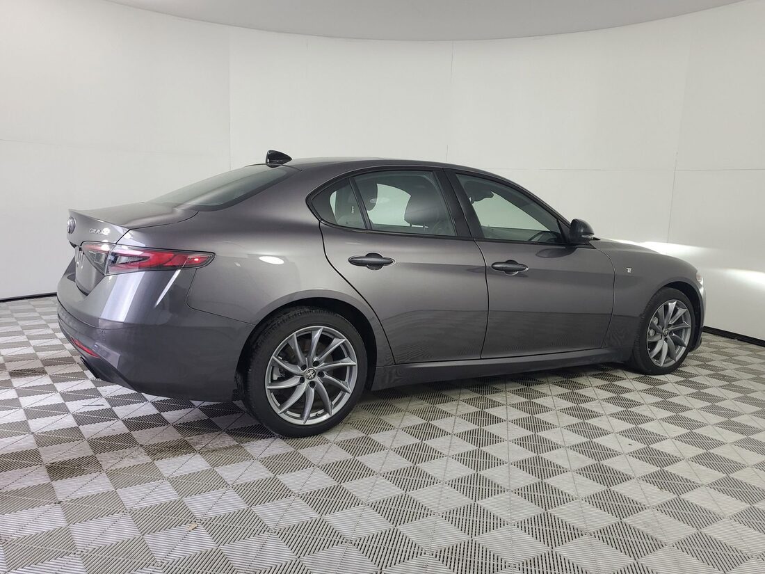 2024 Alfa Romeo Giulia Ti