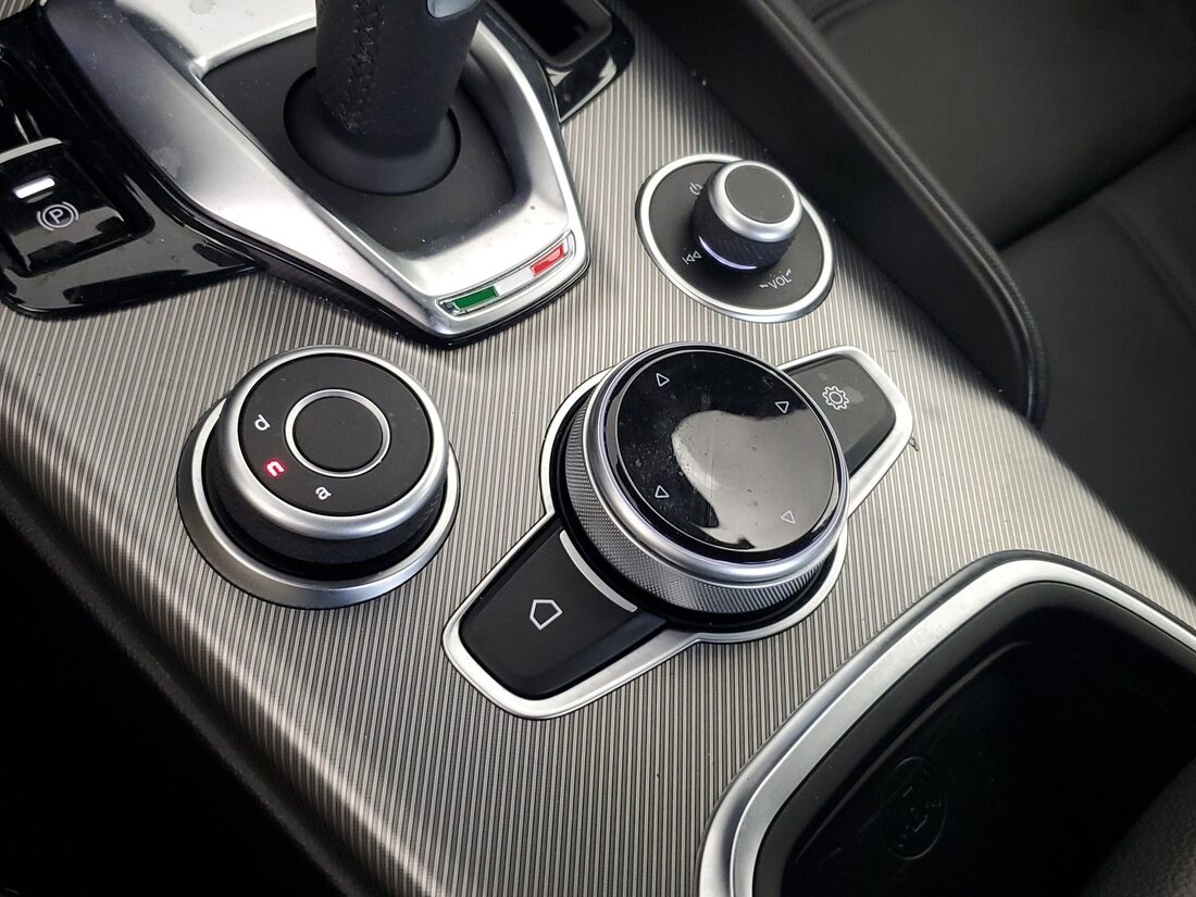 2024 Alfa Romeo Giulia Ti