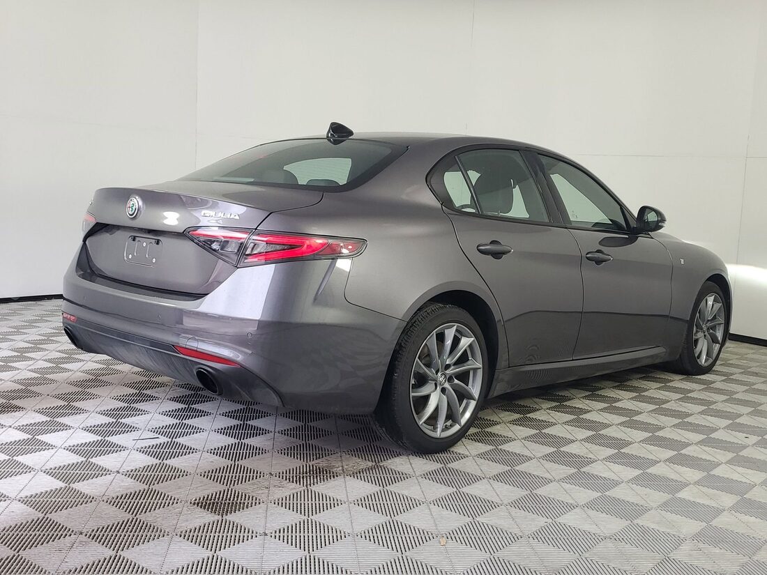 2024 Alfa Romeo Giulia Ti