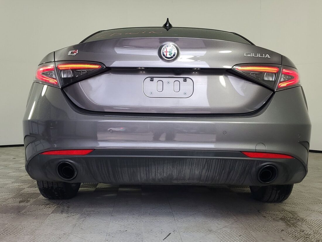 2024 Alfa Romeo Giulia Ti