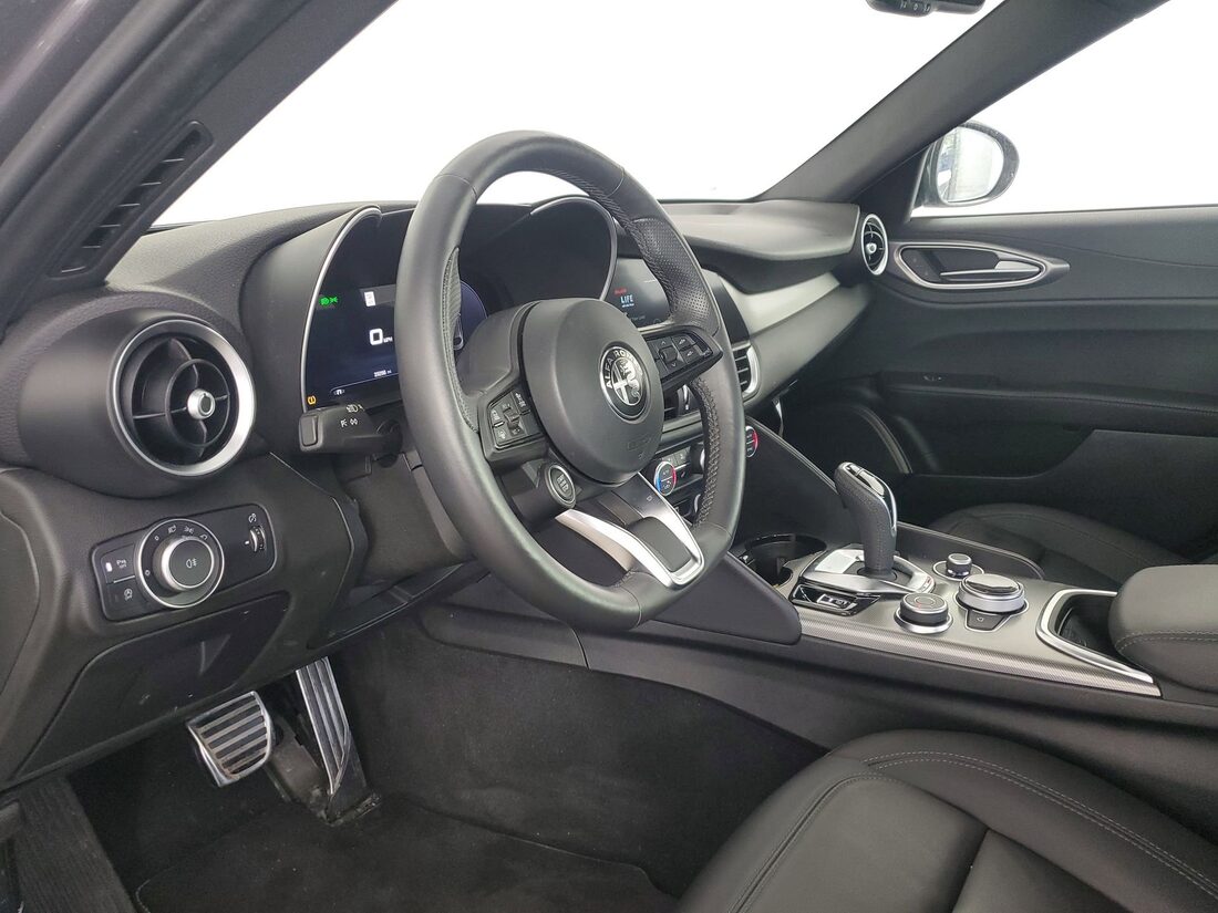 2024 Alfa Romeo Giulia Ti
