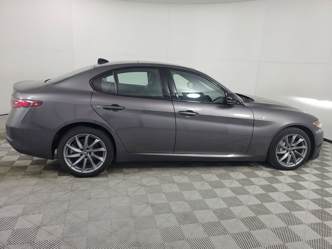 2024 Alfa Romeo Giulia Ti